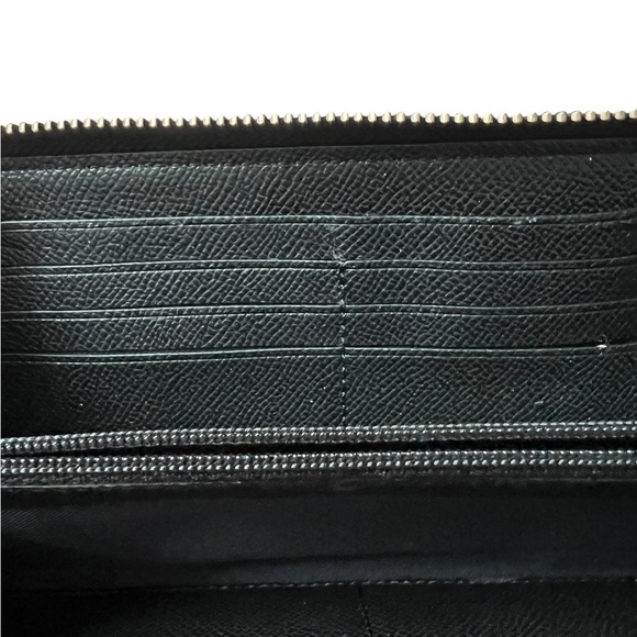 Coach Floral Print Zipper Wallet. Excellent condition! - Picture 7 of 9